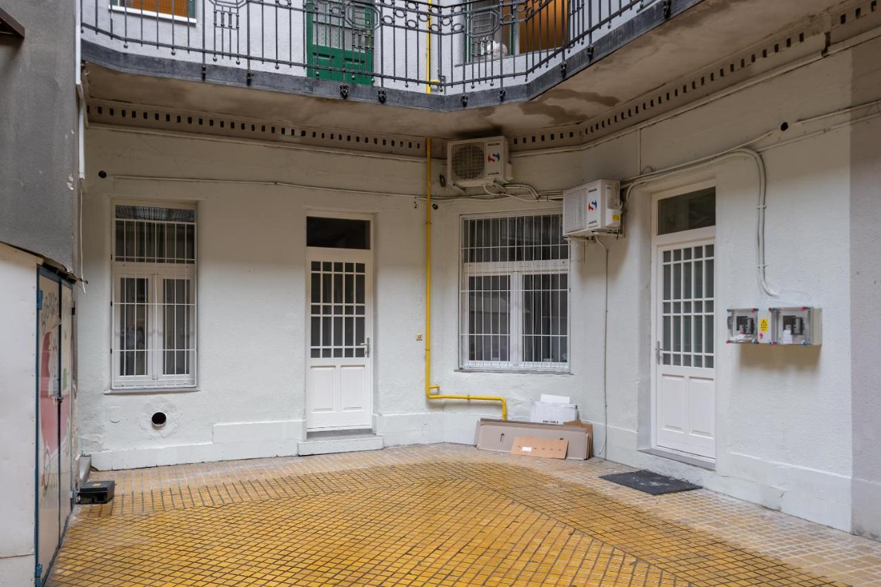 D.Five Aradi B Apartment Budapest Exteriör bild